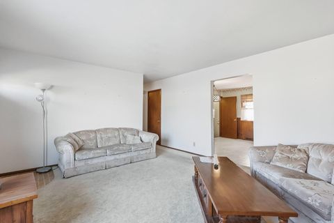 Tiny photo for 2121 W 34th Street, Davenport, IA 52806 (MLS # 12549346)