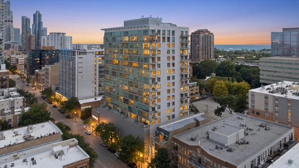 1845 S MICHIGAN AVE UNIT 1803, CHICAGO, IL 60616 - Image db60bc29fb3445f4eaf6e3d6b019c6b4/2030225110