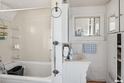 Tiny photo for 4616 S CONCORD Street, Davenport, IA 52802 (MLS # QC4269653)