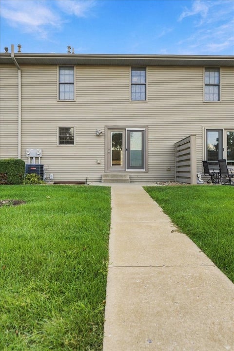 Tiny photo for 1706 Glenbridge Road, Bloomington, IL 61704 (MLS # 12765029)