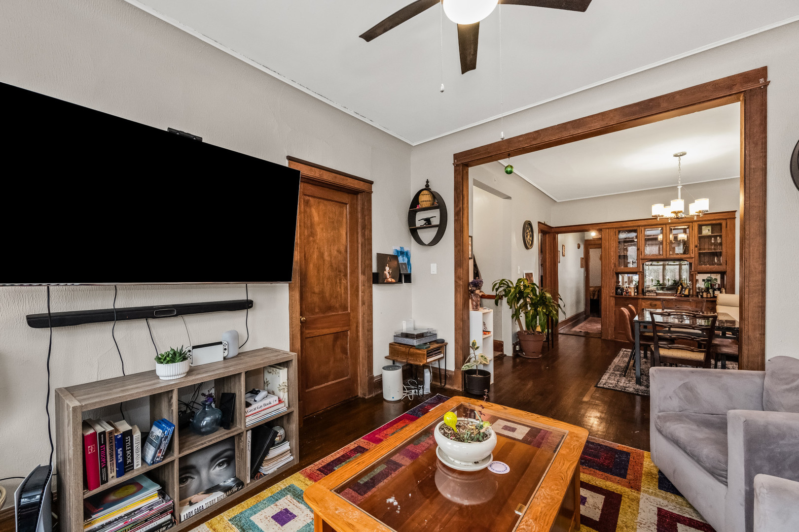 1468 W Foster Avenue