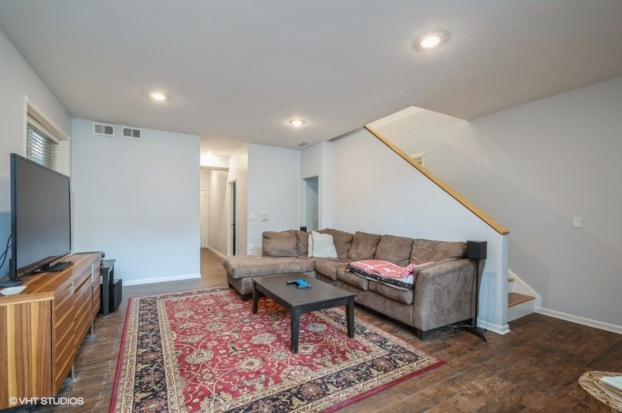 1508 W Erie Street 1