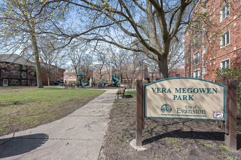 Tiny photo for 602 Hinman Avenue #2S, Evanston, IL 60202 (MLS # 12613236)