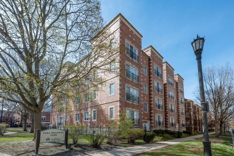 Tiny photo for 602 Hinman Avenue #2S, Evanston, IL 60202 (MLS # 12613236)