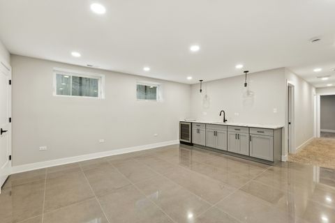 Tiny photo for 5032 S Michigan Avenue, Chicago, IL 60615 (MLS # 12456056)