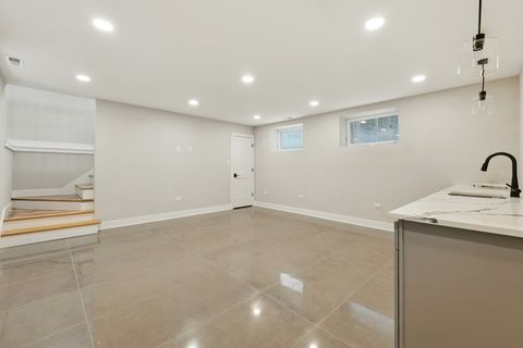 Tiny photo for 5032 S Michigan Avenue, Chicago, IL 60615 (MLS # 12456056)