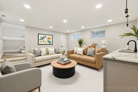 Tiny photo for 5032 S Michigan Avenue, Chicago, IL 60615 (MLS # 12456056)