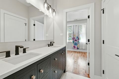 Tiny photo for 5032 S Michigan Avenue, Chicago, IL 60615 (MLS # 12456056)