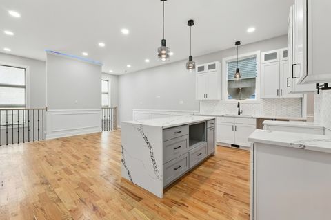 Tiny photo for 5032 S Michigan Avenue, Chicago, IL 60615 (MLS # 12456056)
