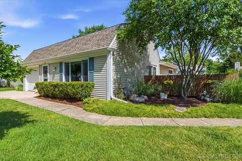 Tiny photo for 10 Shermead Road, Montgomery, IL 60538 (MLS # 12666447)