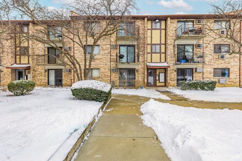Photo of 342 Klein Creek Court #5E, Carol Stream, IL 60188 (MLS # 12595460)