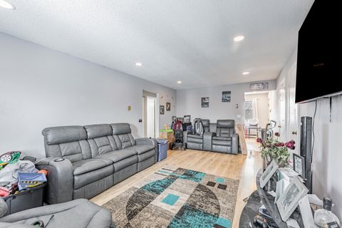 Tiny photo for 342 Klein Creek Court #5E, Carol Stream, IL 60188 (MLS # 12595460)