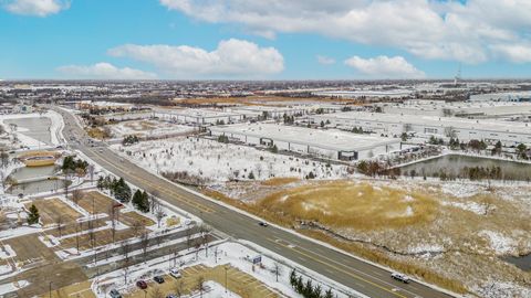 Tiny photo for 342 Klein Creek Court #5E, Carol Stream, IL 60188 (MLS # 12595460)