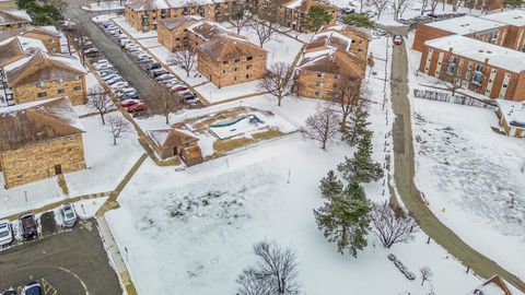 Tiny photo for 342 Klein Creek Court #5E, Carol Stream, IL 60188 (MLS # 12595460)