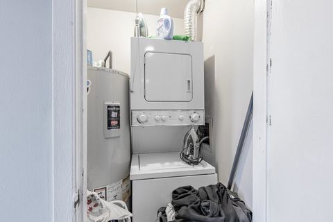 Tiny photo for 342 Klein Creek Court #5E, Carol Stream, IL 60188 (MLS # 12595460)