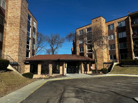 A home in Mount Prospect