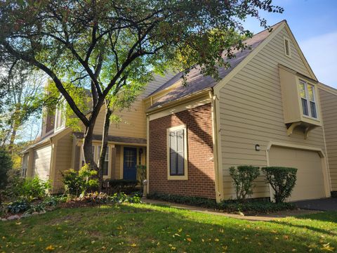 Photo of 76 Whittington Course, St. Charles, IL 60174 (MLS # 12498981)