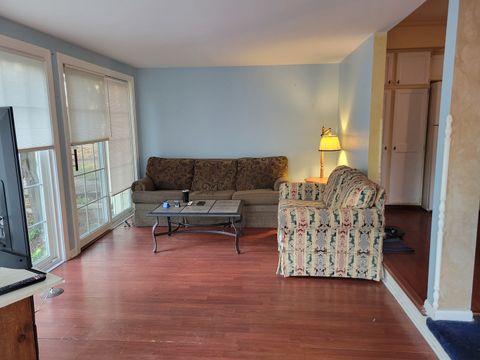 Tiny photo for 76 Whittington Course, St. Charles, IL 60174 (MLS # 12498981)