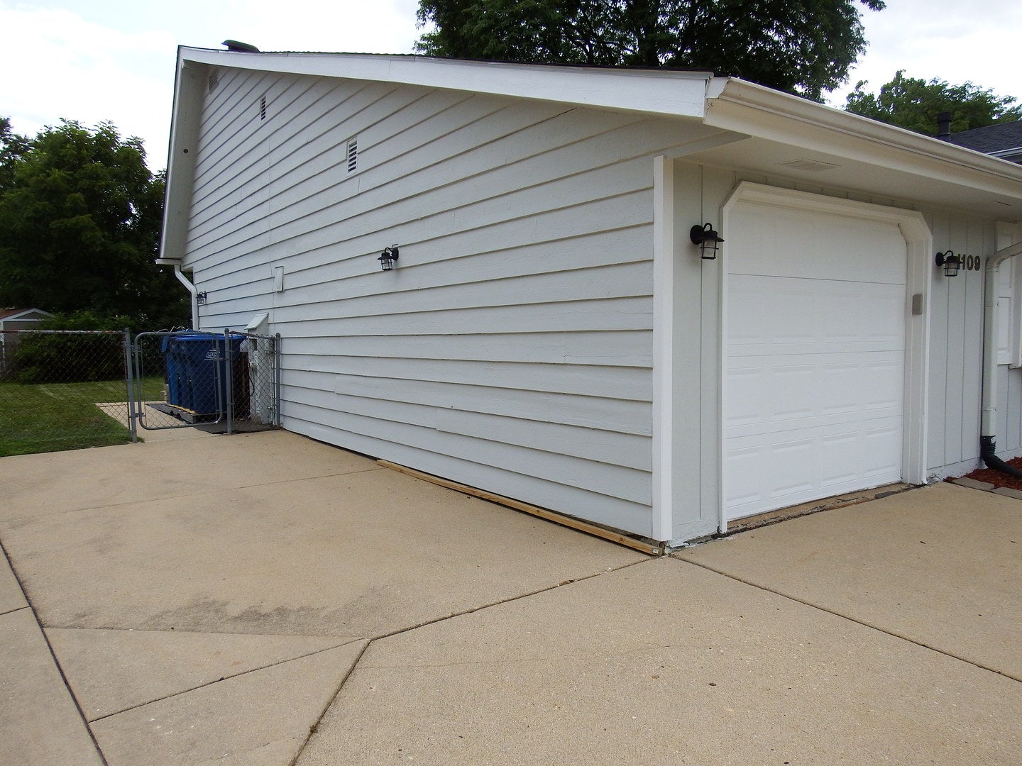 1109 W Weathersfield Way