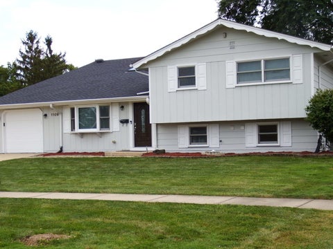 Tiny photo for 1109 W Weathersfield Way, Schaumburg, IL 60193 (MLS # 12591253)