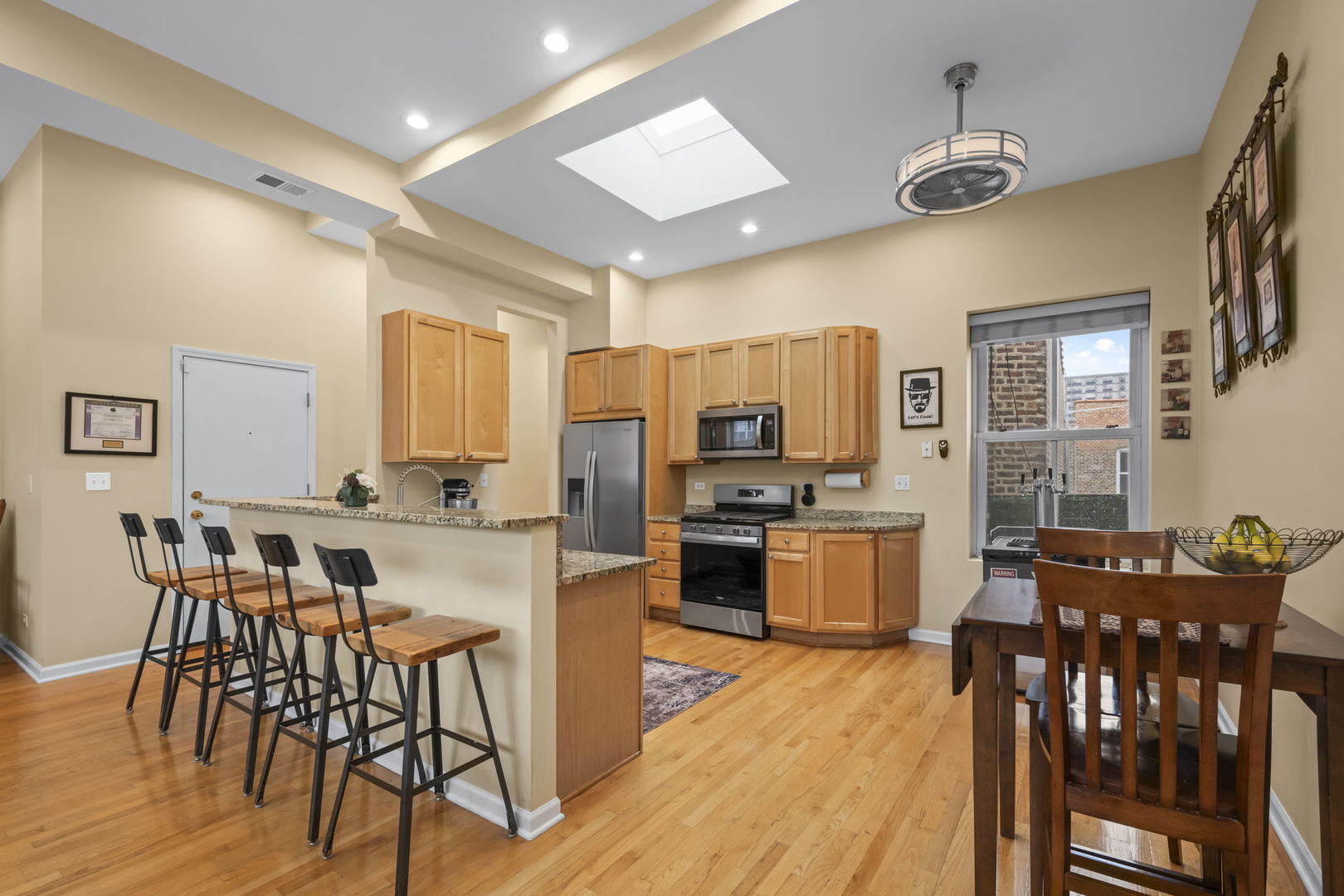 829 W Lawrence Avenue 3