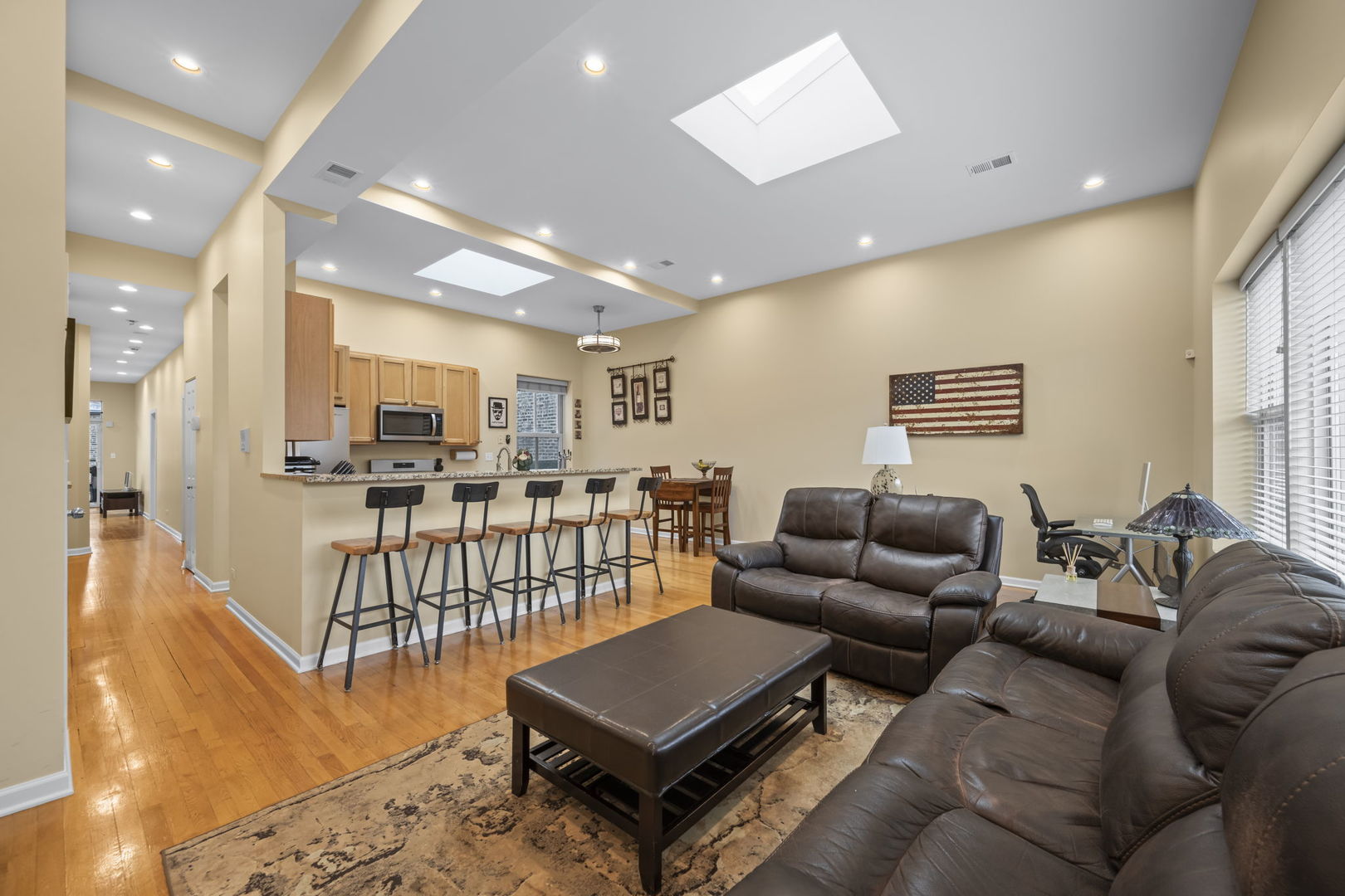 829 W Lawrence Avenue 3