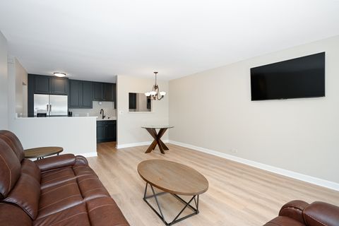 Tiny photo for 2222 S Stewart Avenue #3D, Lombard, IL 60148 (MLS # 12490580)