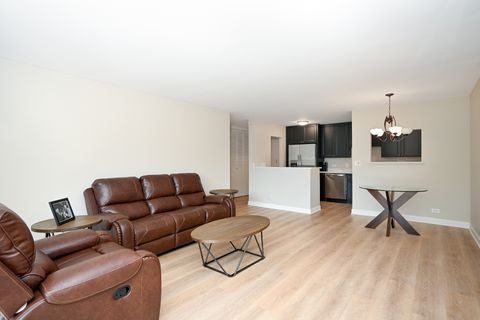 Tiny photo for 2222 S Stewart Avenue #3D, Lombard, IL 60148 (MLS # 12490580)