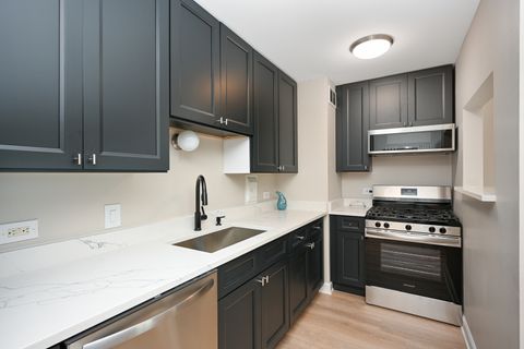 Tiny photo for 2222 S Stewart Avenue #3D, Lombard, IL 60148 (MLS # 12490580)