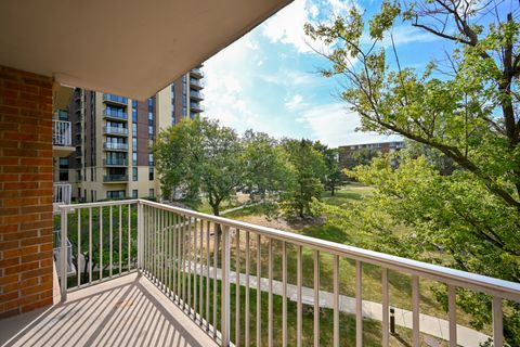 Tiny photo for 2222 S Stewart Avenue #3D, Lombard, IL 60148 (MLS # 12490580)