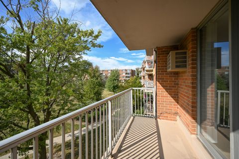 Tiny photo for 2222 S Stewart Avenue #3D, Lombard, IL 60148 (MLS # 12490580)