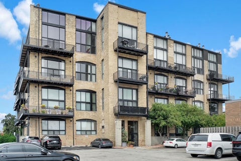 Photo of 2614 N Clybourn Avenue #106, Chicago, IL 60614 (MLS # 12740598)