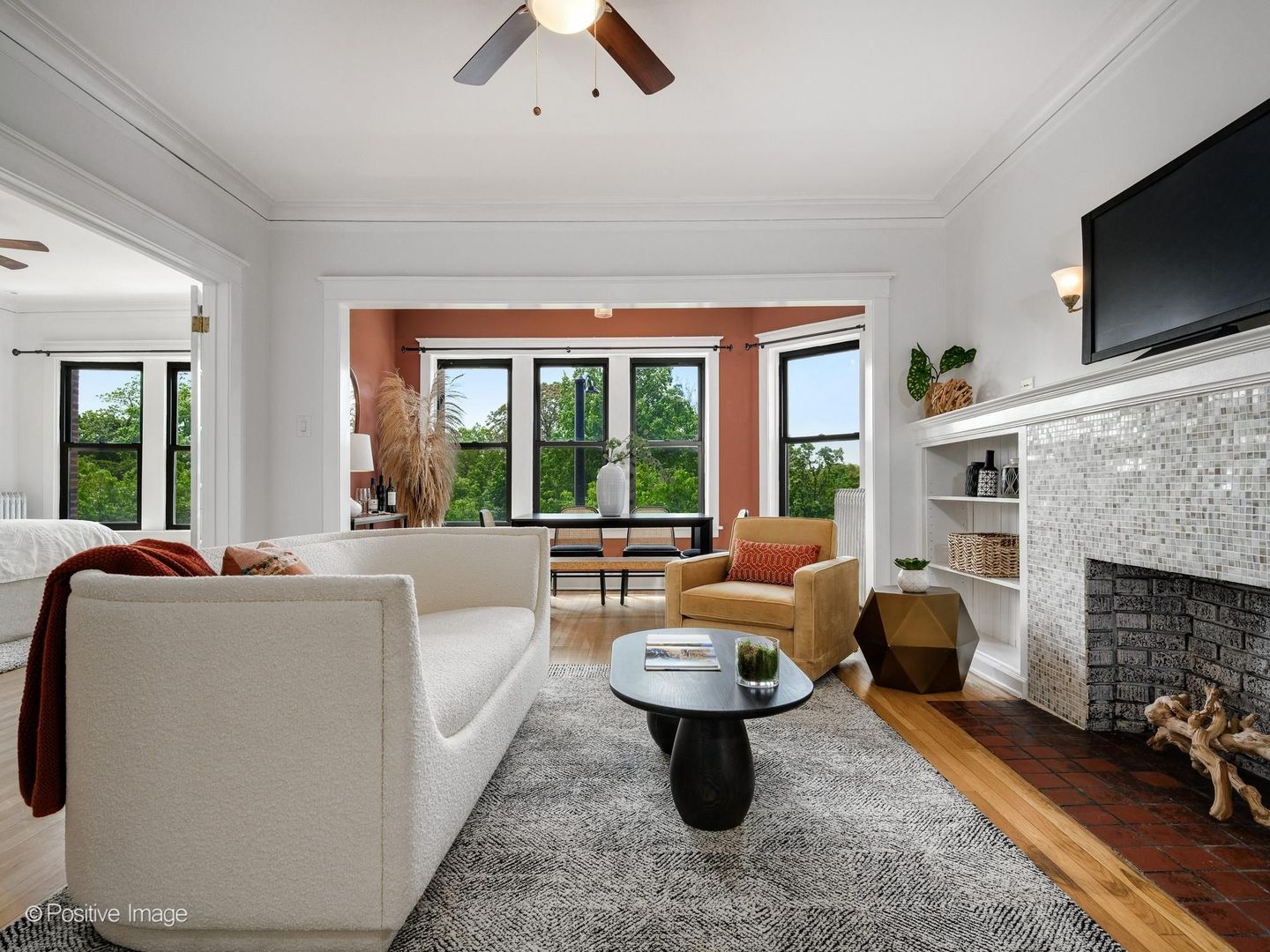 1310 W Montrose Avenue 3