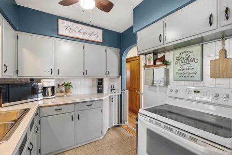 Tiny photo for 2020 N LINCOLN Avenue, Davenport, IA 52804 (MLS # 12684335)