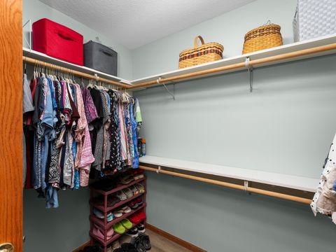 Tiny photo for 5018 Coventry Court, Davenport, IA 52807 (MLS # 12602680)