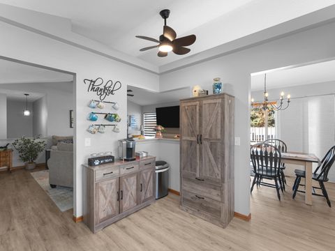 Tiny photo for 5018 Coventry Court, Davenport, IA 52807 (MLS # 12602680)