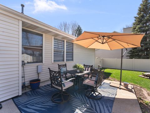 Tiny photo for 5018 Coventry Court, Davenport, IA 52807 (MLS # 12602680)