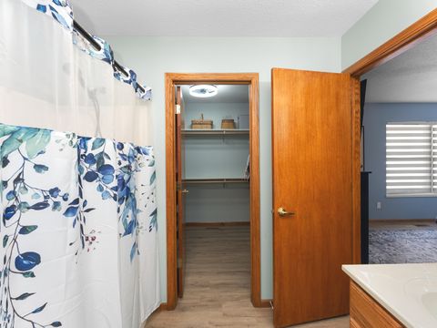 Tiny photo for 5018 Coventry Court, Davenport, IA 52807 (MLS # 12602680)