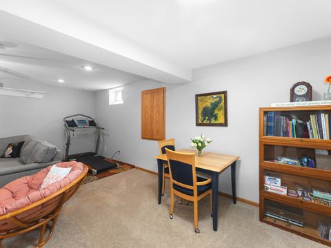 Tiny photo for 5018 Coventry Court, Davenport, IA 52807 (MLS # 12602680)