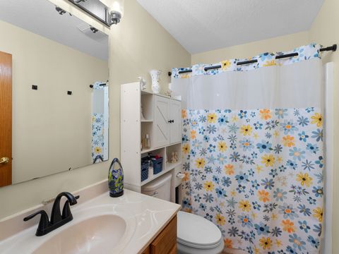 Tiny photo for 5018 Coventry Court, Davenport, IA 52807 (MLS # 12602680)