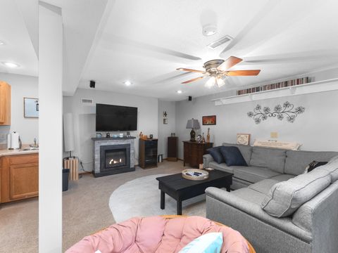 Tiny photo for 5018 Coventry Court, Davenport, IA 52807 (MLS # 12602680)