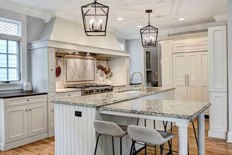 Tiny photo for 4537 Clausen Avenue, Western Springs, IL 60558 (MLS # 12372384)