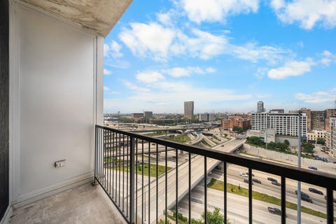 Tiny photo for 700 W Van Buren Street #1409, Chicago, IL 60607 (MLS # 12710453)