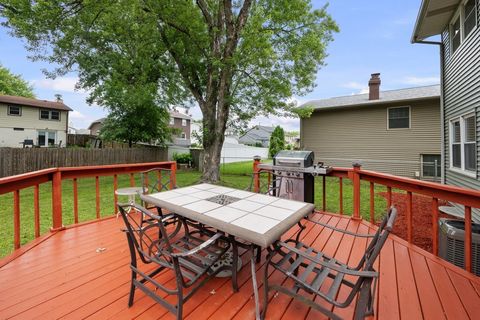 Tiny photo for 816 W 57th Street, Davenport, IA 52806 (MLS # 12688341)