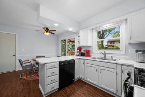 Tiny photo for 816 W 57th Street, Davenport, IA 52806 (MLS # 12688341)