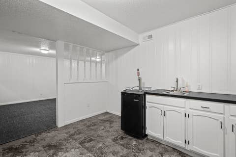 Tiny photo for 816 W 57th Street, Davenport, IA 52806 (MLS # 12688341)