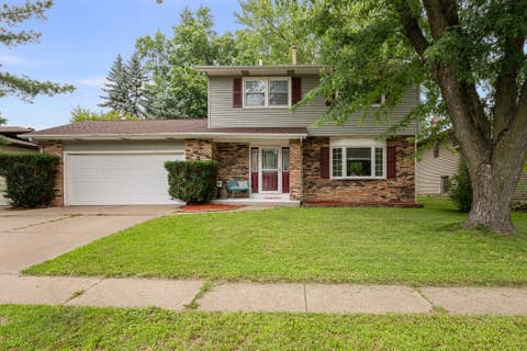 Tiny photo for 816 W 57th Street, Davenport, IA 52806 (MLS # 12688341)