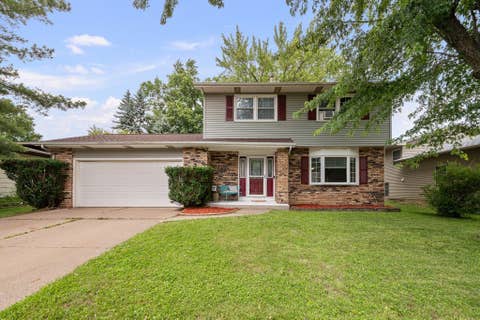 Tiny photo for 816 W 57th Street, Davenport, IA 52806 (MLS # 12688341)