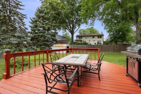 Tiny photo for 816 W 57th Street, Davenport, IA 52806 (MLS # 12688341)