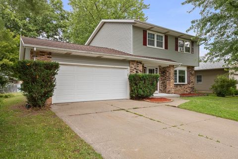 Tiny photo for 816 W 57th Street, Davenport, IA 52806 (MLS # 12688341)